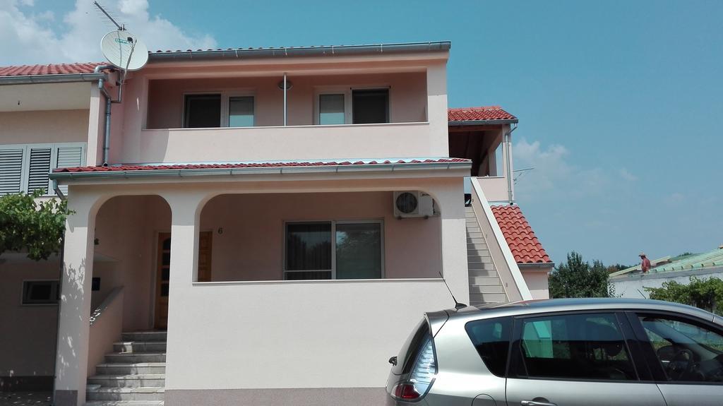 Apartments Tomas Betina  Exterior foto