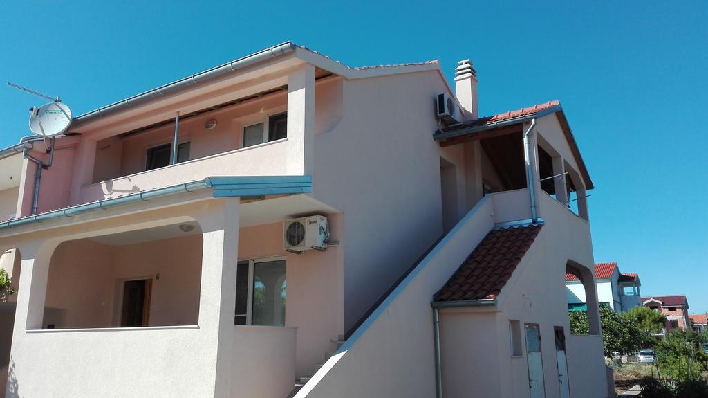 Apartments Tomas Betina  Exterior foto